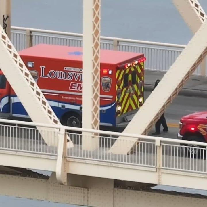 2nd Street Bridge partially reopens Saturday after 4-vehicle crash